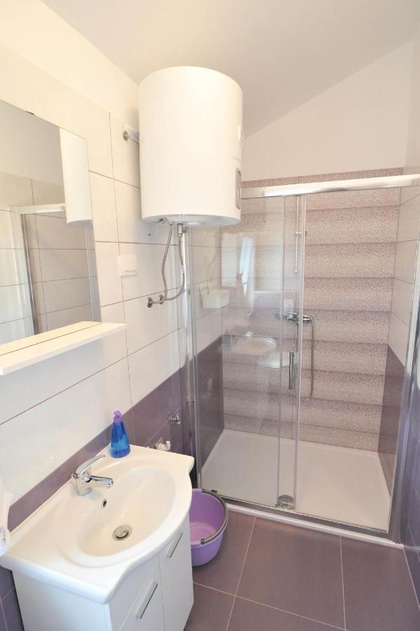 Apartmani Rebecca Вир Экстерьер фото